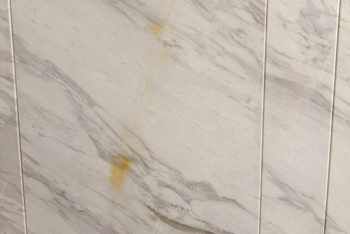 ��ɫ����ʯ���Ƶ��ⲿԵ��ԭ������Щ��